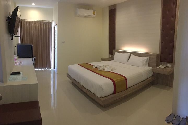 Room 10 of 24