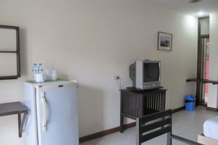 Room 13 of 21
