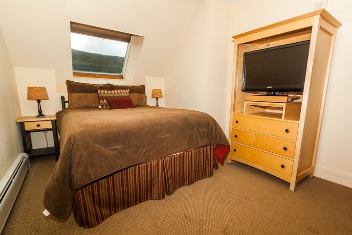 Room 16 of 172