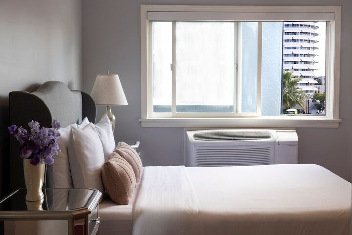 Room 42 of 65