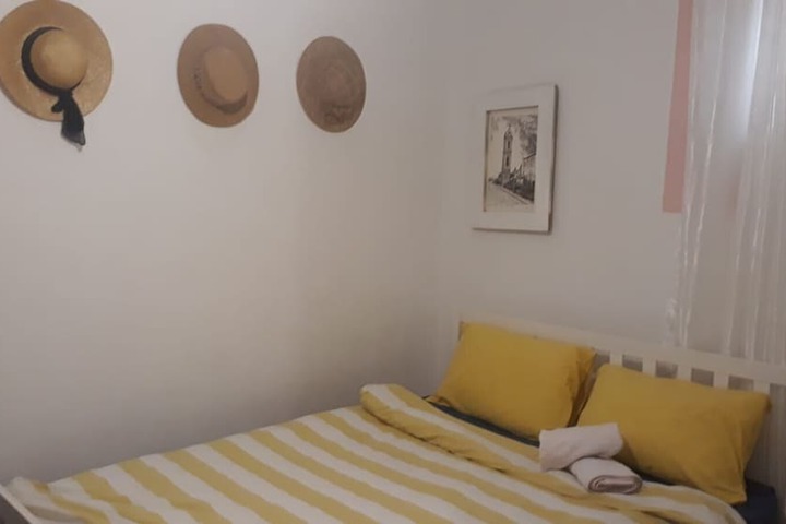 Room 28 of 91