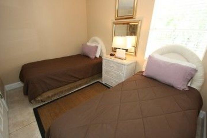 Room 9 of 20