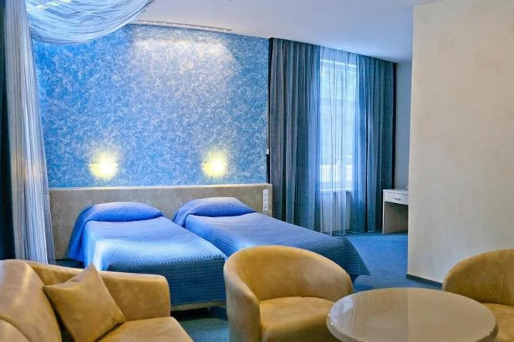 Room 7 of 19