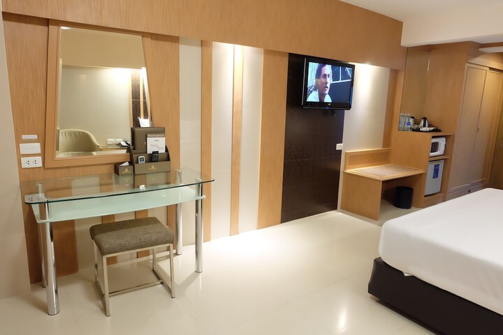 Room 15 of 64