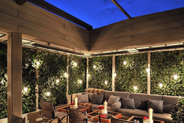 Lounge 78 of 106