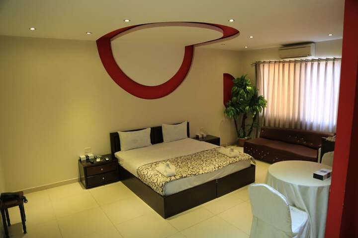 Room 17 of 46