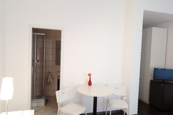 Room 18 of 116