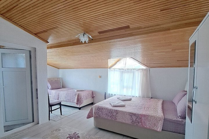 Room 6 of 48