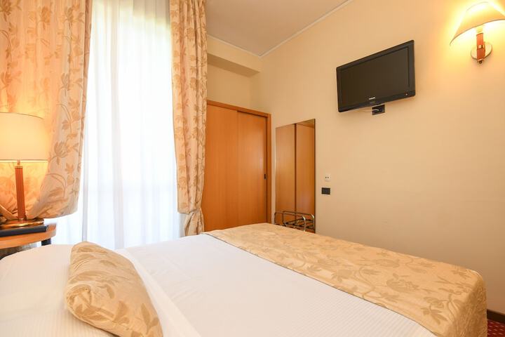 Room 29 of 140
