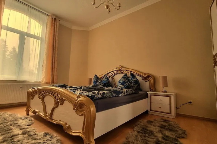 Room 2 of 11
