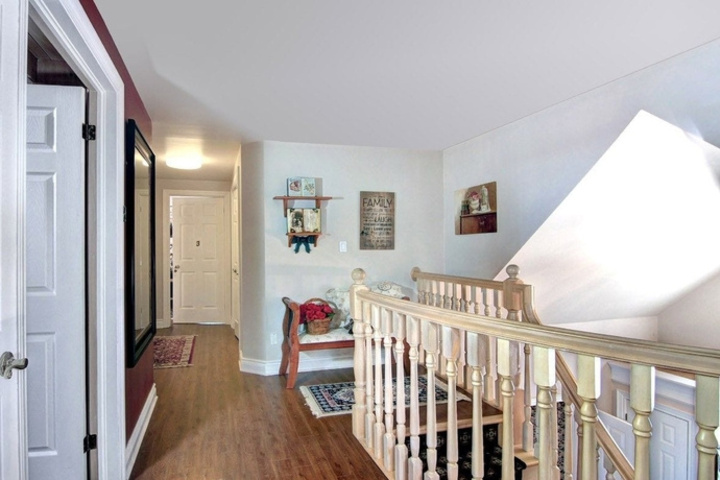 Room 10 of 20