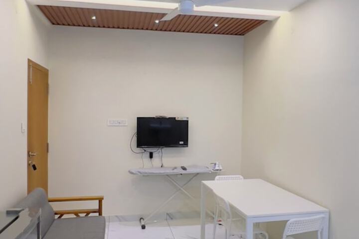 Room 11 of 14