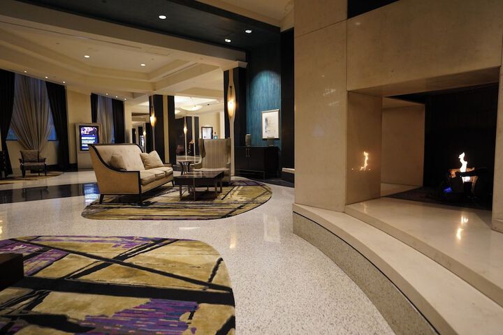 Entrance & Lobby
