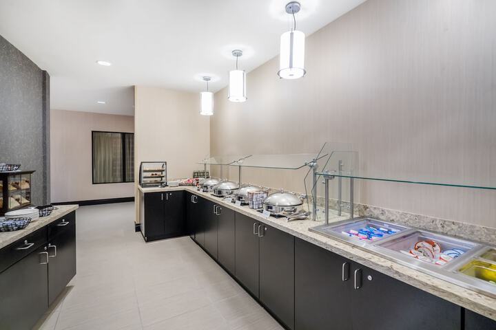 Breakfast/Coffee Service 25 of 38