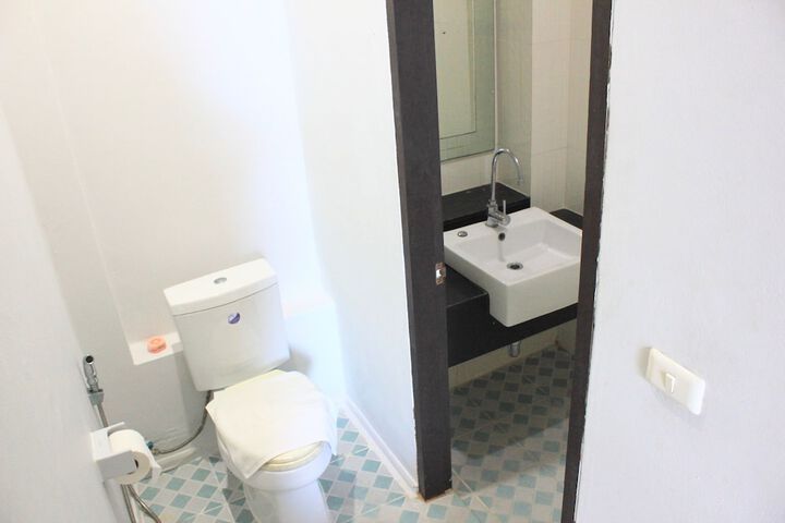 Room 93 of 112