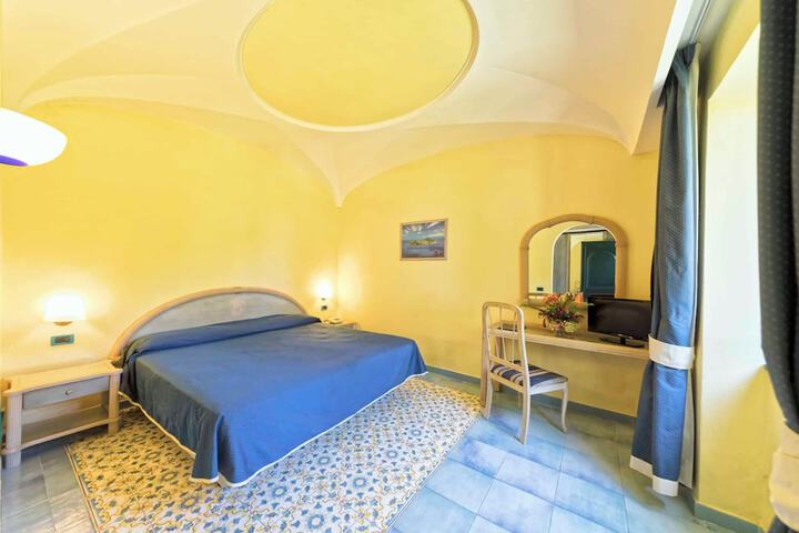 Room 20 of 76