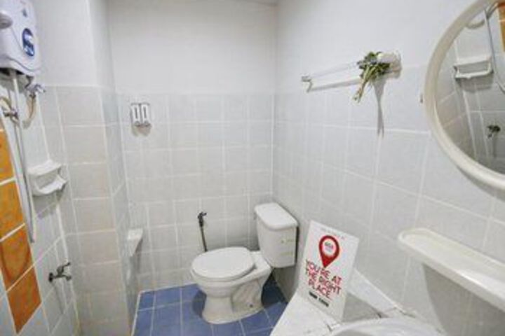Room 4 of 20