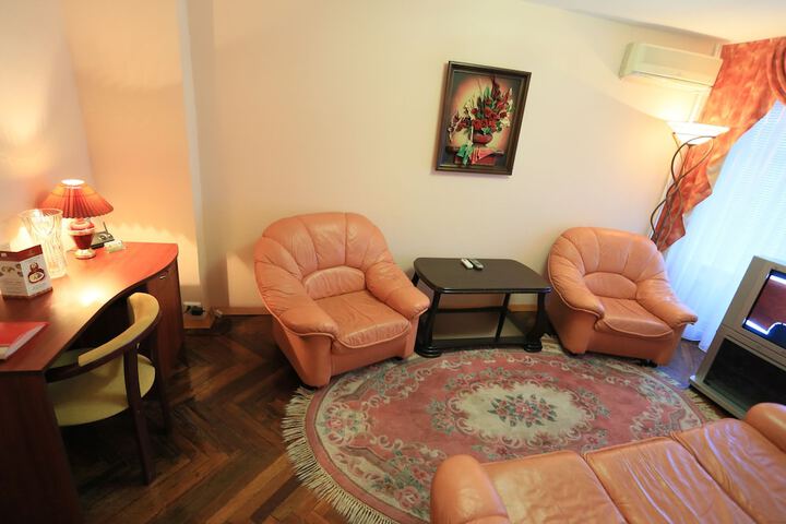 Room 13 of 44