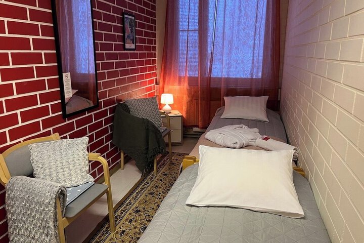 Room 14 of 108