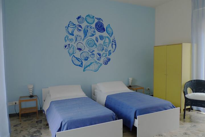 Room 4 of 39