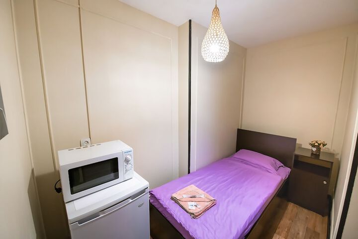 Room 16 of 35