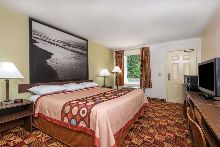 1 King Bed Accessible (3 of 17)