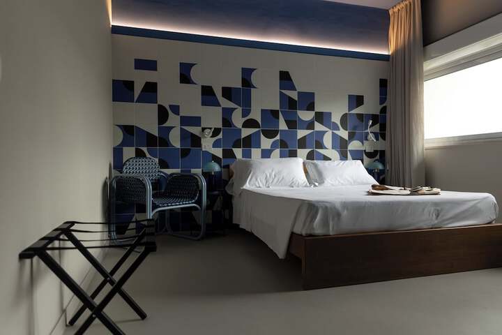 Room 27 of 80