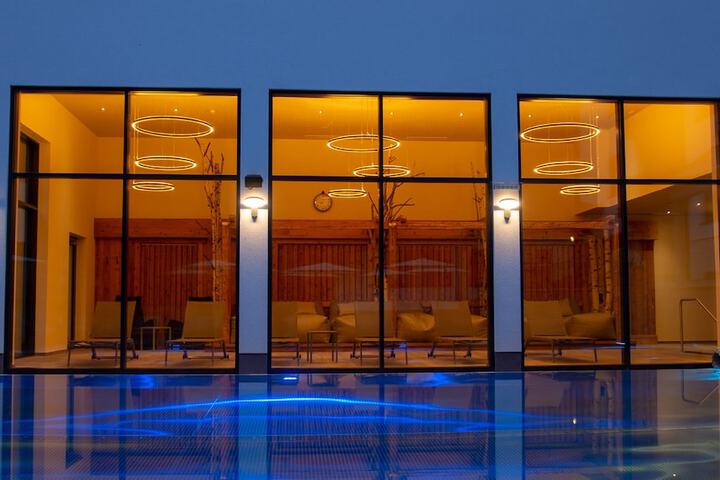 Pool 32 of 99