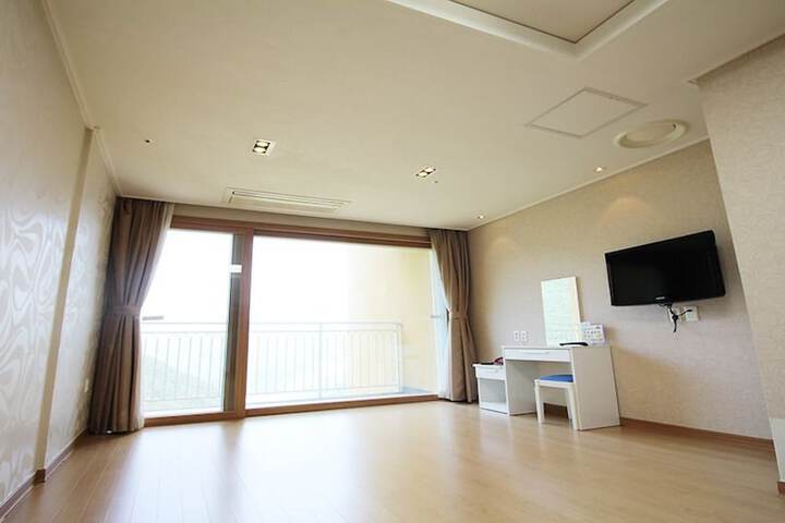 Room 21 of 119