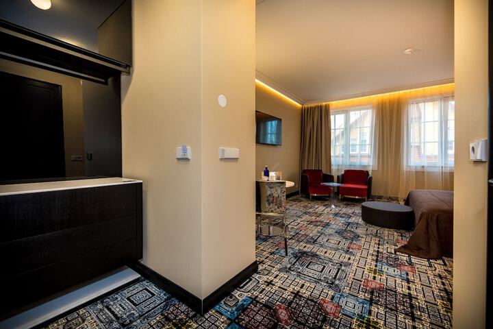 Room 10 of 70