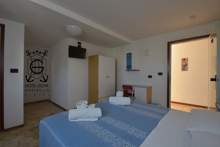 Room 6 of 43