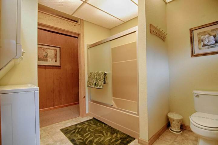 Room 4 of 24