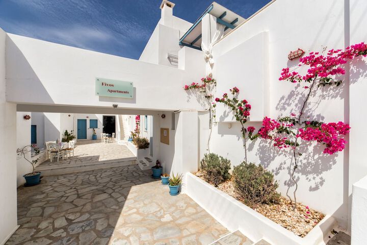 Fivos Apartments in Paros