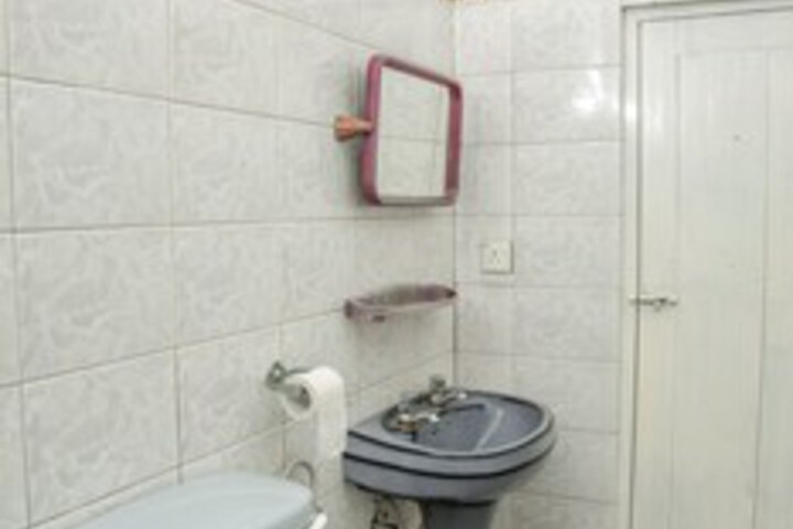 Room 4 of 19