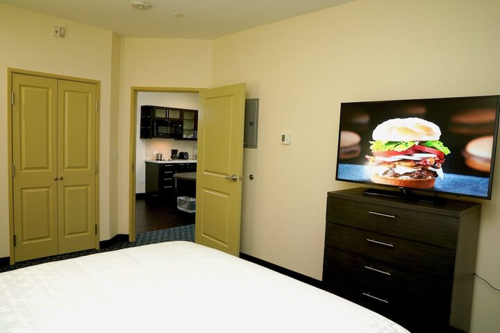 1 King Bed Studio Suite (11 of 18)