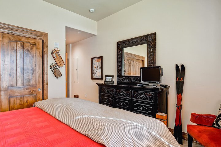 Room 11 of 209