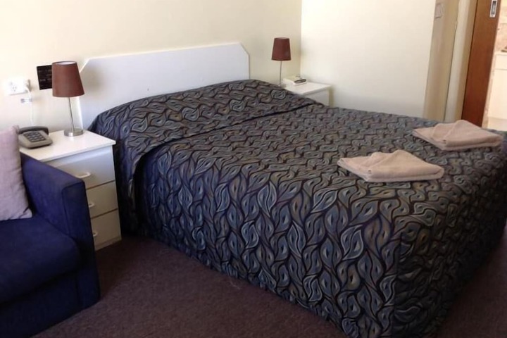 Room 4 of 35