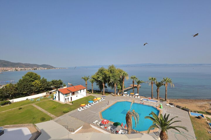 KAJU BEACH HOTEL