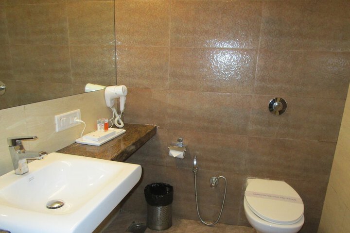 Room 15 of 29
