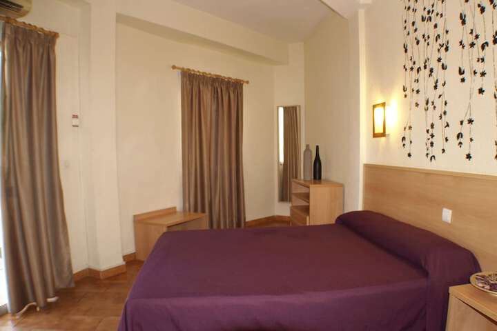 Room 5 of 33