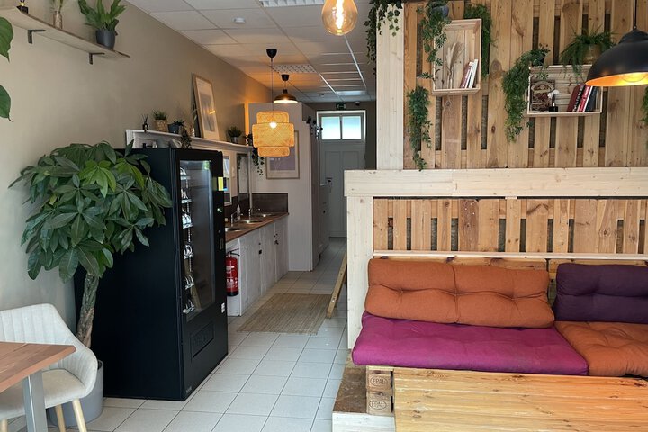 Lounge 40 of 60