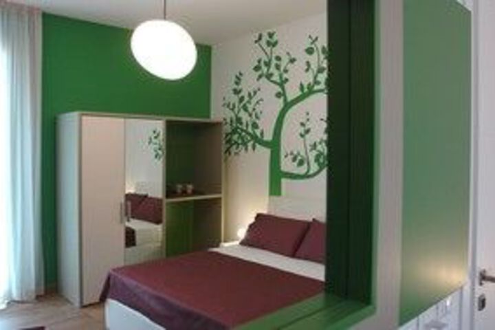 Room 9 of 23