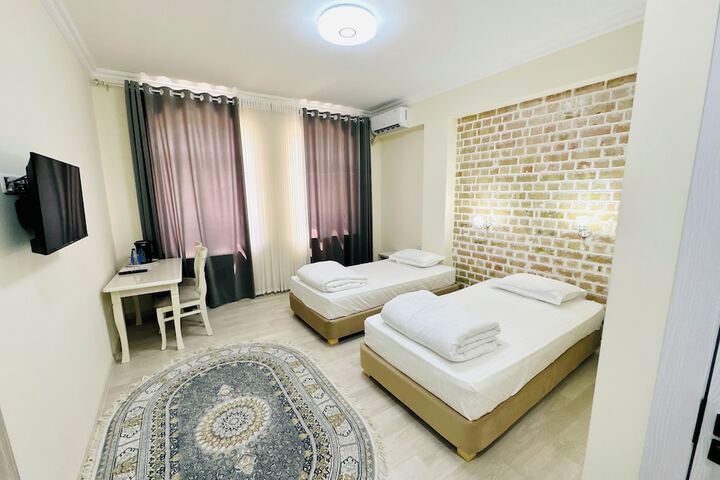 Room 5 of 49