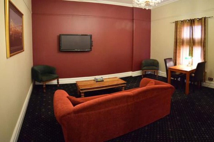 Room 60 of 98