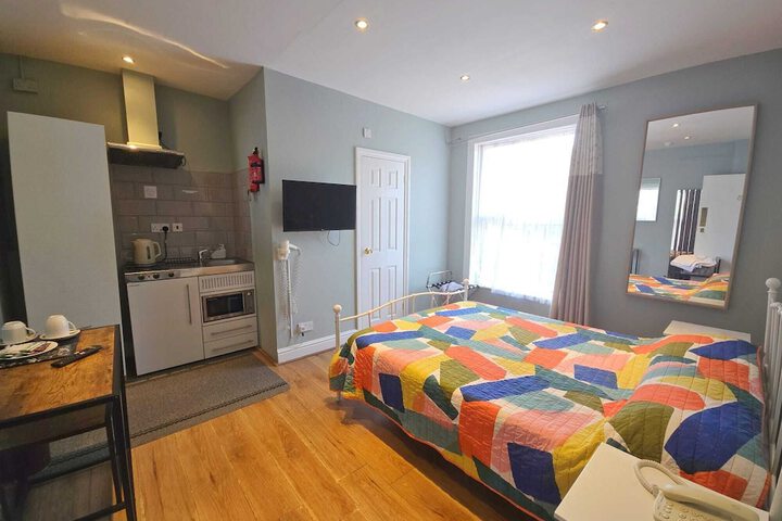 Room 12 of 22