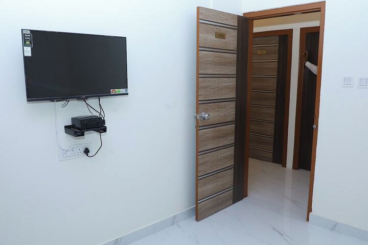 Room 17 of 34