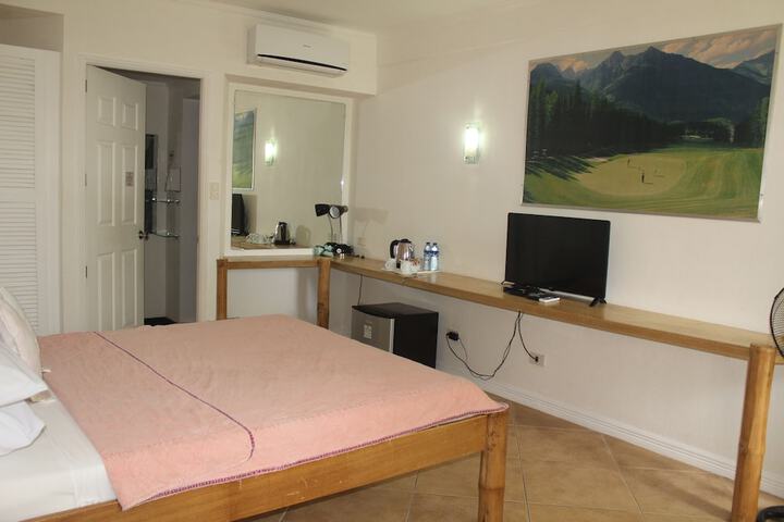 Room 8 of 42