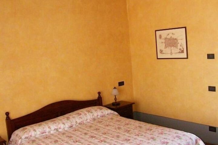 Room 3 of 32