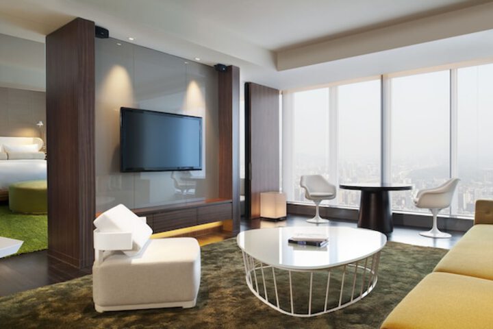 Room 55 of 182