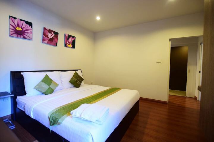 Room 8 of 47